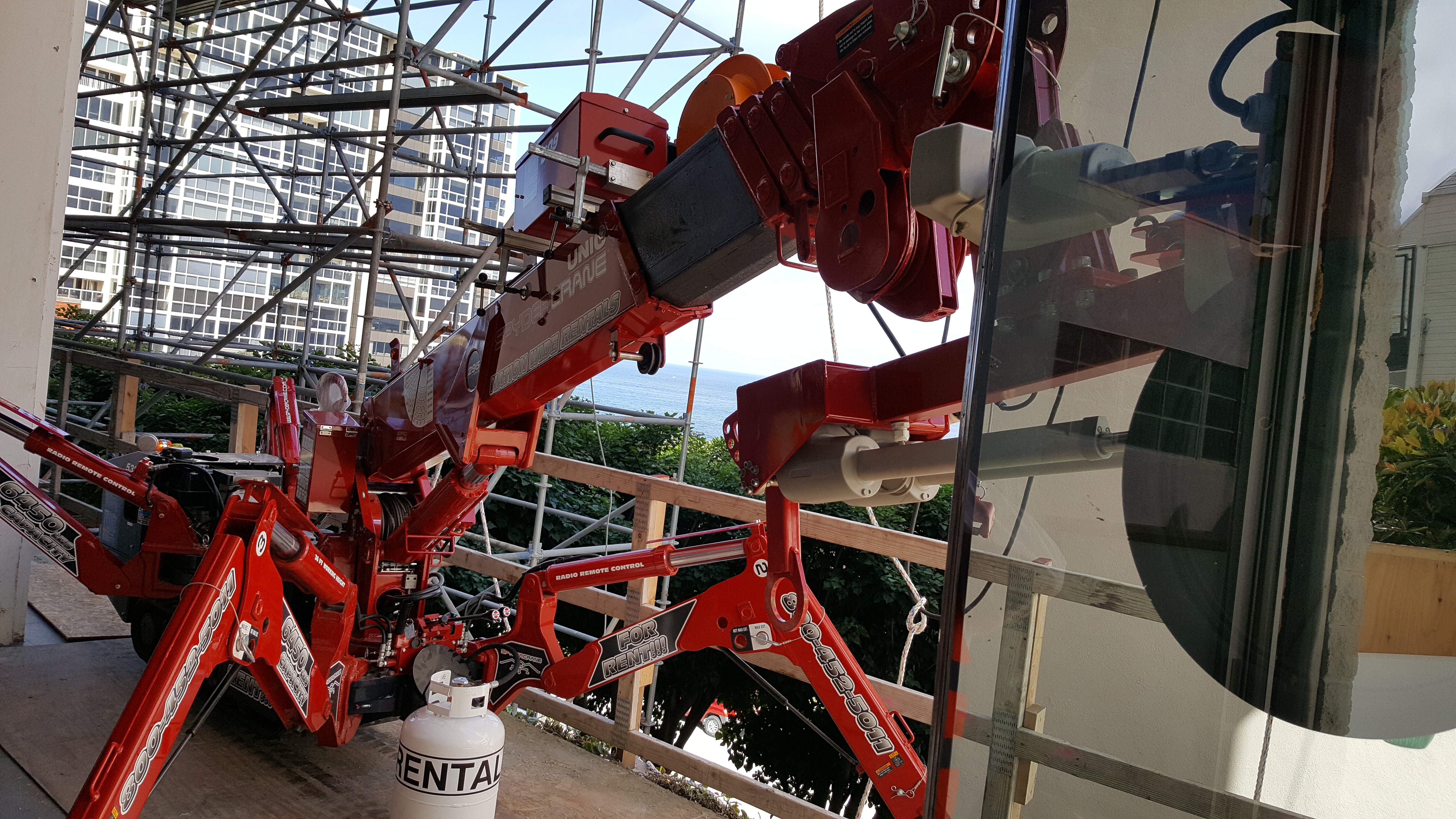 SPYDERCRANE crane on site