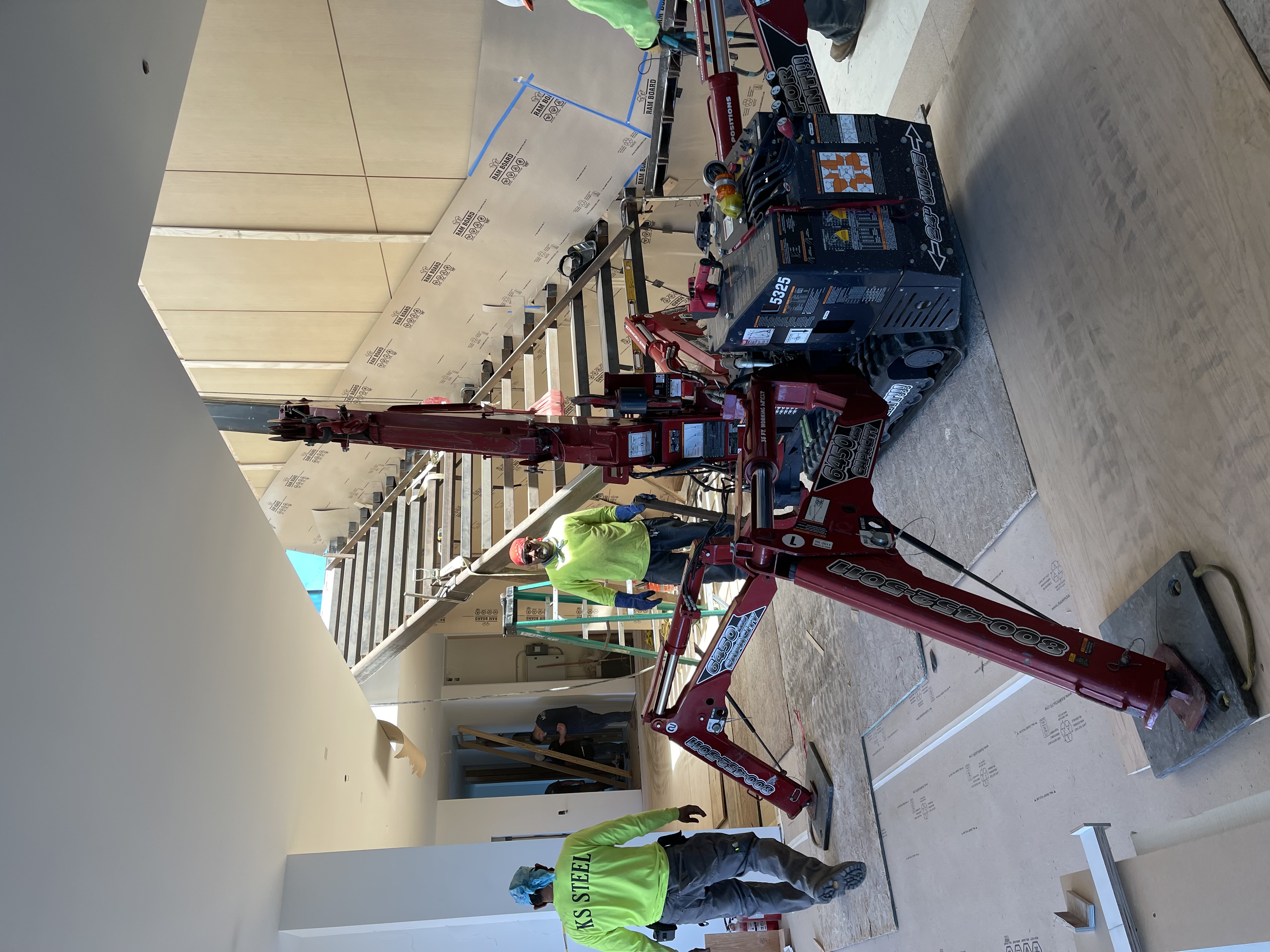 SPYDERCRANE mini crane jobsite