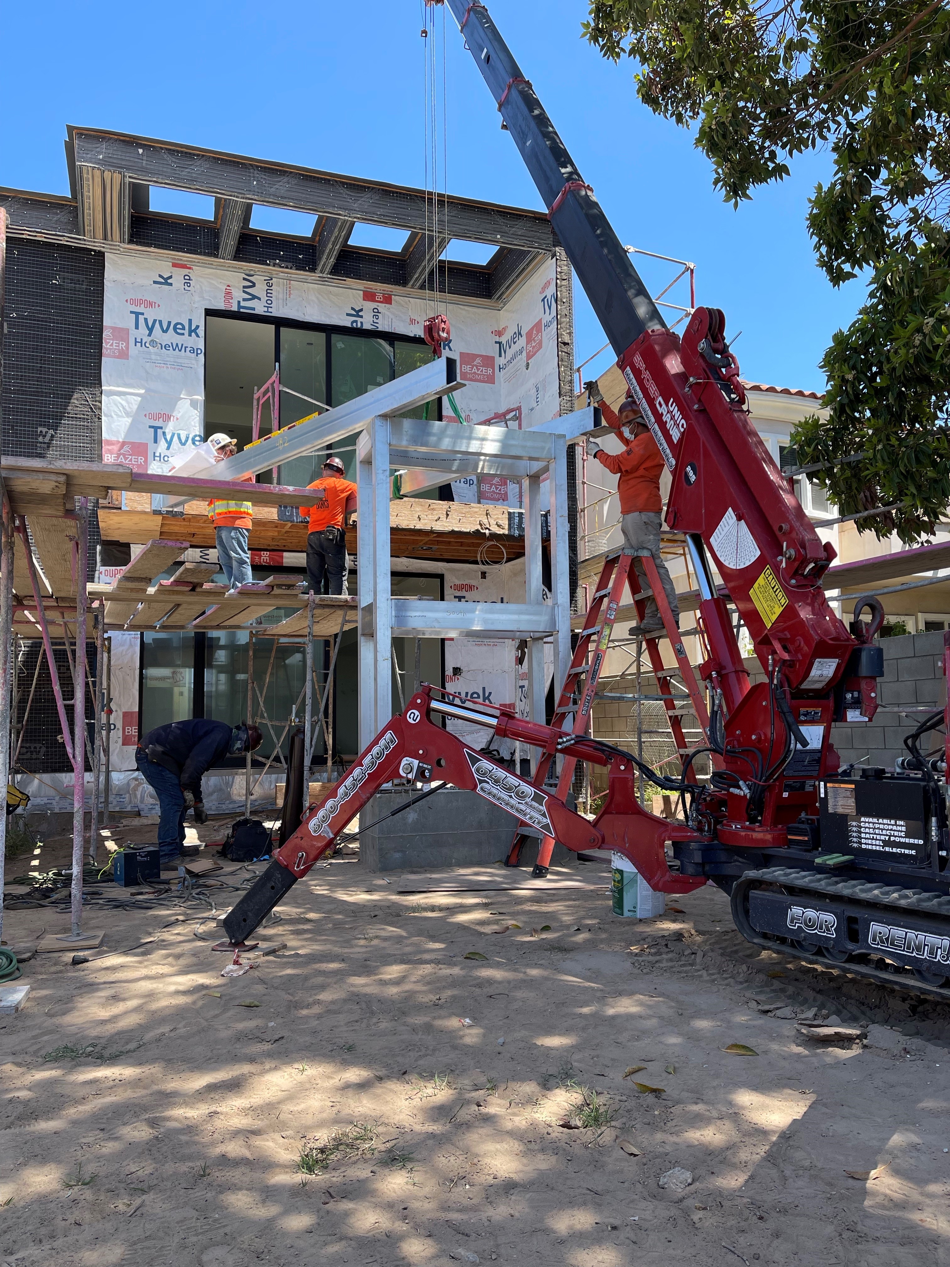 SPYDERCRANE mini crawler crane